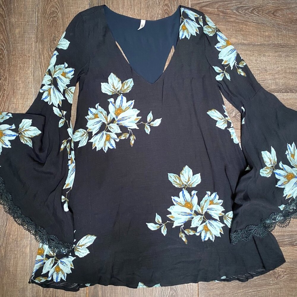 Free People Wanderer Floral Mini Dress Size XS Black Boho Romantic Bell Sleeve